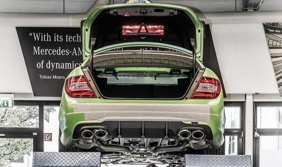  Mercedes-Benz C63 AMG Coupe Legacy Edition 2015 года  (фото 18 из 19)